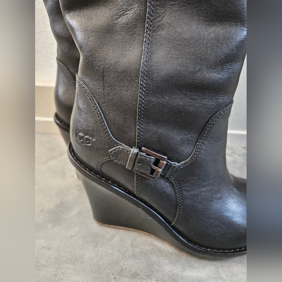 UGG Sidonie Boots - Picture 4 of 14